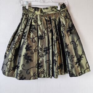 Lila & Lori New York Embroidered Pleated Skirt Size 4 Metallic Olive Green